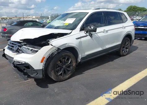 2022 Volkswagen Tiguan 2.0T Se из США, поврежденный, VIN 3VV3B7AX1NM042582